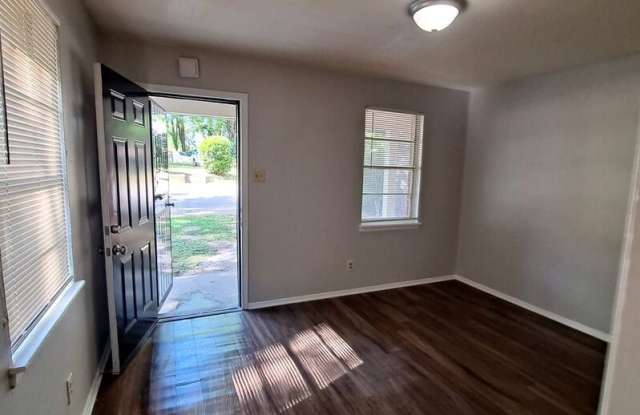 2655 Whitman Ave