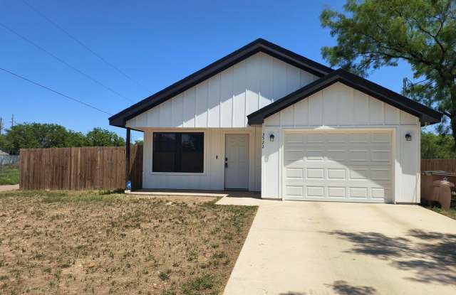 BEAUTIFUL, newly built 3 bedroom, 2 bath home AVAILABLE NOW!