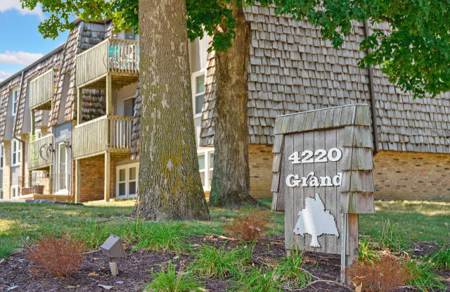 The 4220 Grand Apartments photos photos