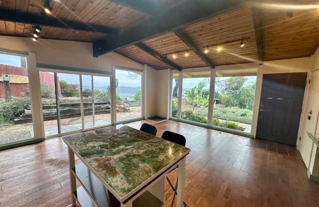 Stunning Encinitas Apartment with Panoramic Views