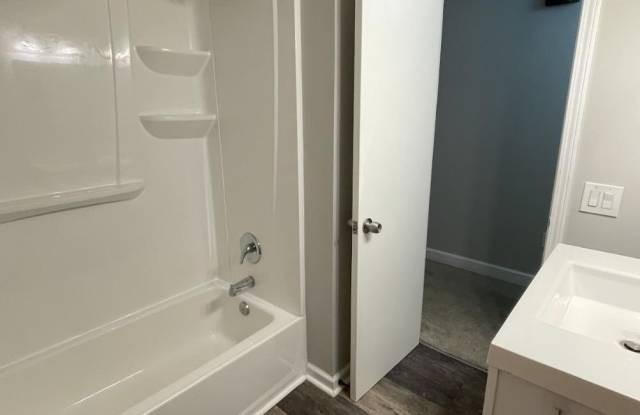 505 Meadow Brook Avenue