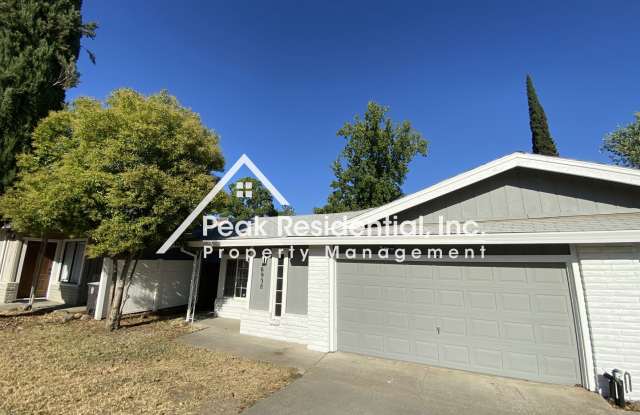Charming Citrus Heights 3bd/2ba Duplex with 2 Car Garage