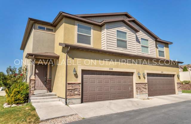 596 W Goldenrod Way