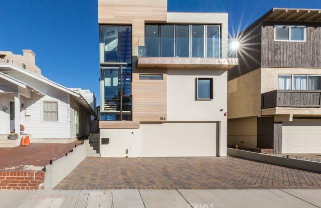 Photo of 814 Monterey Boulevard