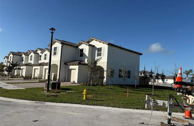 2405 Southeast 28th Street