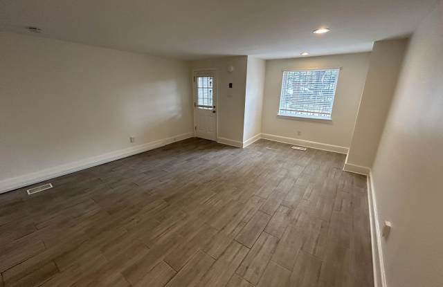 1439 Girard St NW - 1