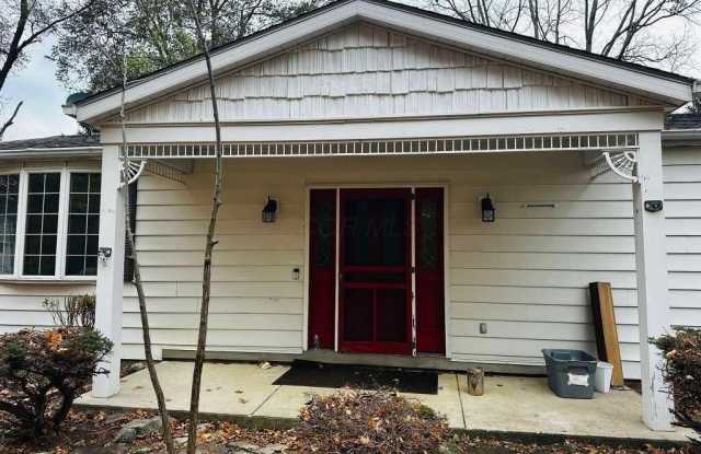 Photo of 159 S Parkway Drive