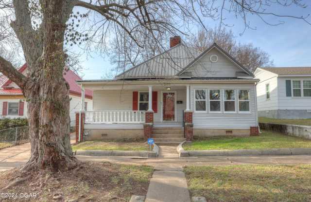 530 N Joplin Avenue - 530 North Joplin Avenue, Joplin, MO 64801