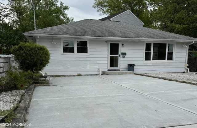 106 Forest Avenue