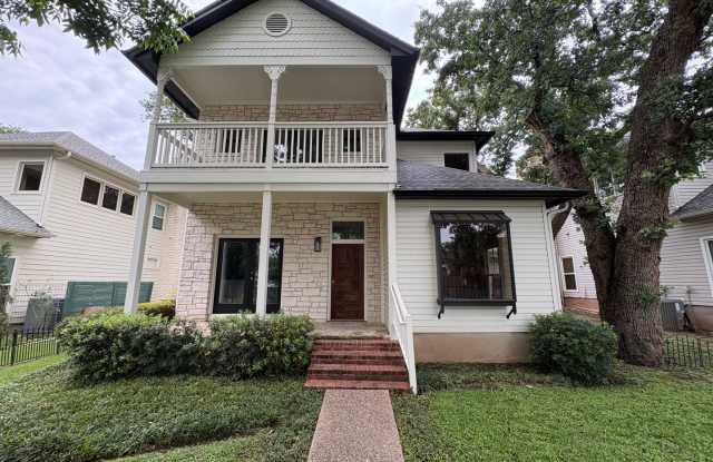 Gorgeous home in Rosedale - Available now!