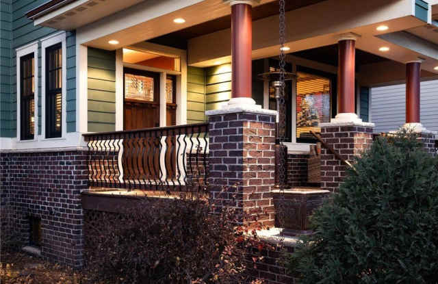 2012 W Laurel Avenue