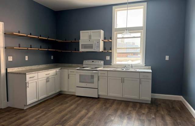 86 E COMMERCE Street