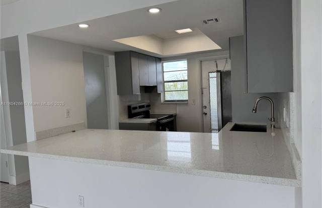 Photo of 1333 E Hallandale Beach Blvd