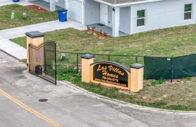 1524 Las Villas Blvd