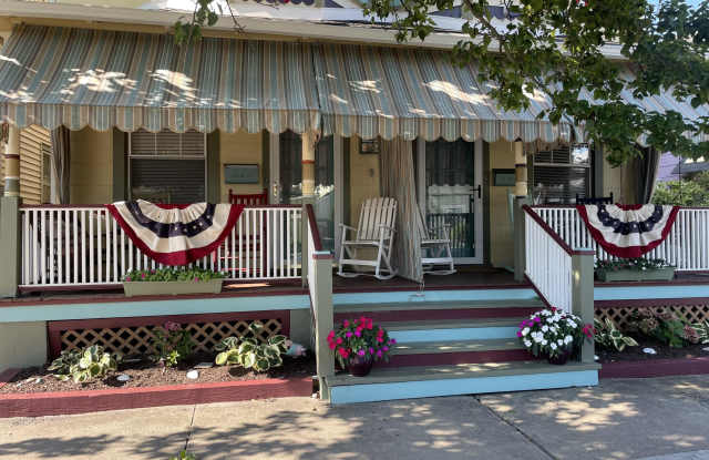 56 Heck Avenue unit: 1/2