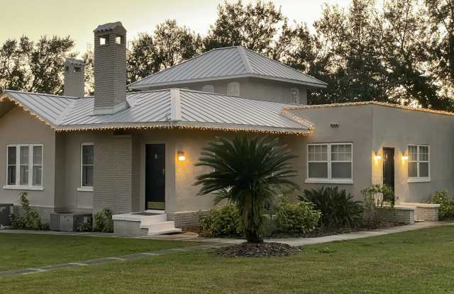 636 E Cornell Street