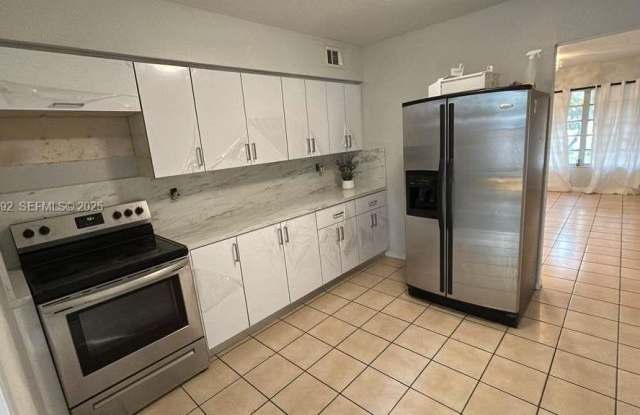 Photo of 9463 SW 174th St