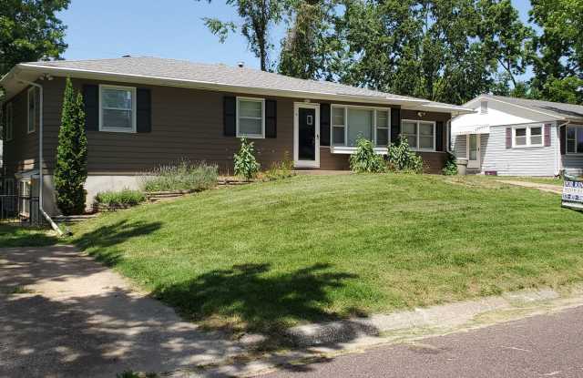 1607 Highridge Dr