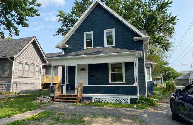 3162 Fowler Ave