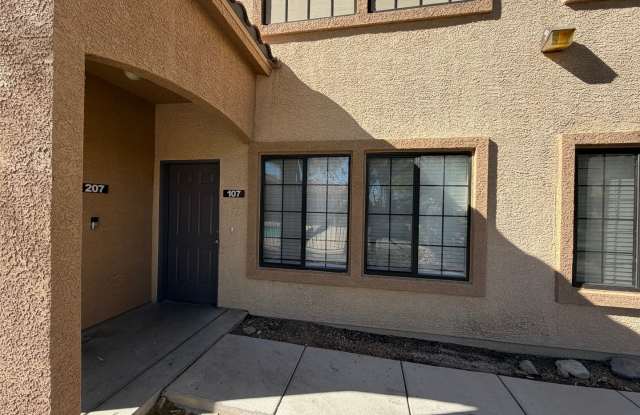 Updated 1 bedroom condo, ground floor