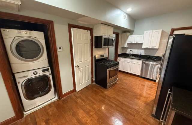 1224 North Cleaver Street, Pulaski Park