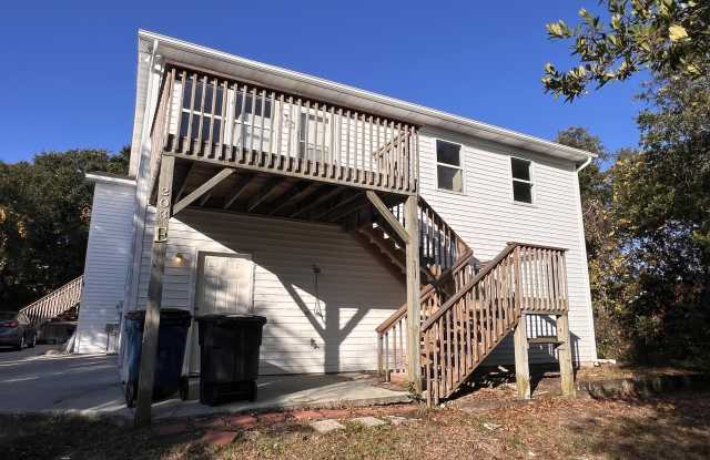 Photo of 203 W Landing Drive