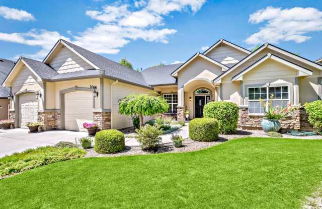 3068 East Shadoweagle Drive