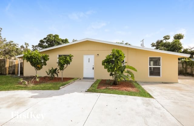 226 East Gateway Boulevard - 226 East Gateway Boulevard, Boynton Beach, FL 33435