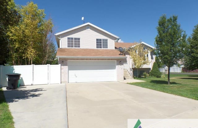 1548 W. 2175 S. - 1548 West 2175 South, Syracuse, UT 84075