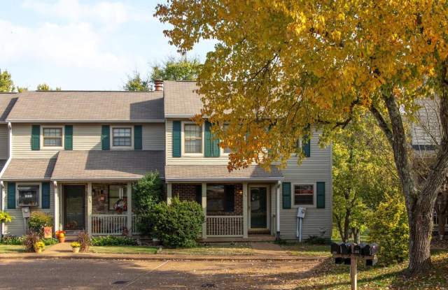 Spacious Living In the Heart of Hendersonville - 116 Maple Way North, Hendersonville, TN 37075