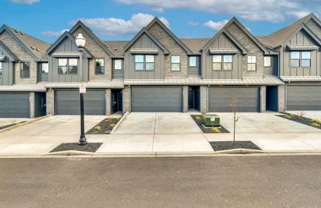 Luxury Townhome for Lease at the Courtyards at Hidden Crest - 6812 NE 131st Way