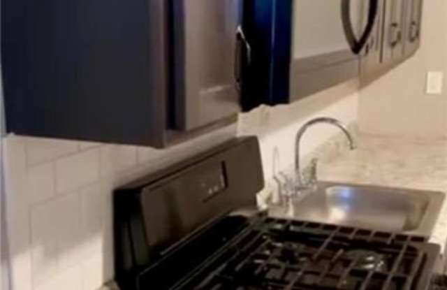 716 E 4th Street unit: 2