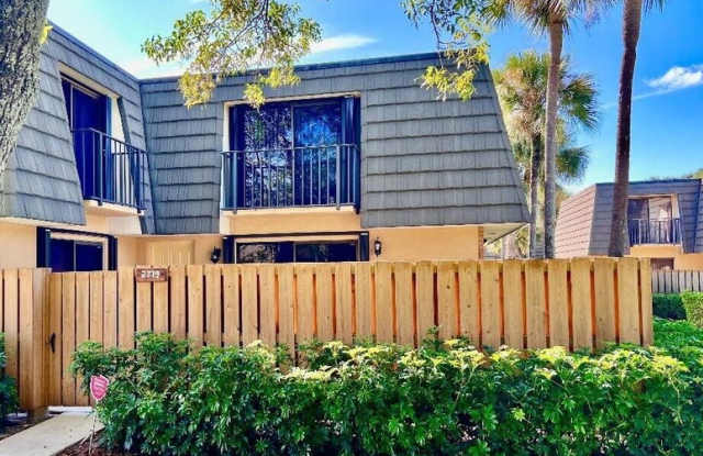 Photo of 2719 27th Way