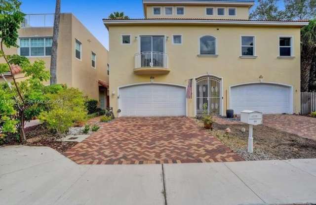 409 SW 5th St