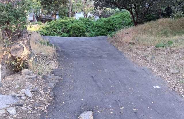 Four Bedroom with Fireplace and Parking