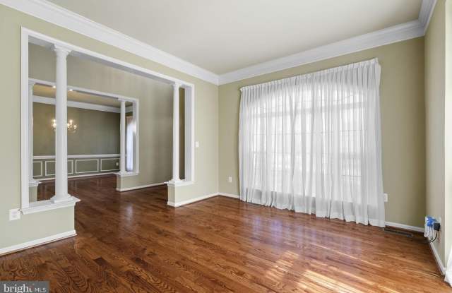 7616 GREAT DOVER STREET