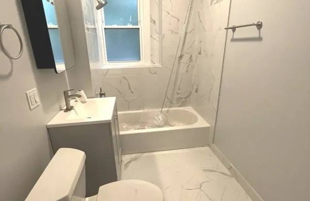 1119 Garnett Place unit: 2