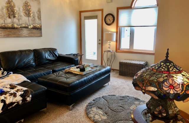 1132 Crystal Place West