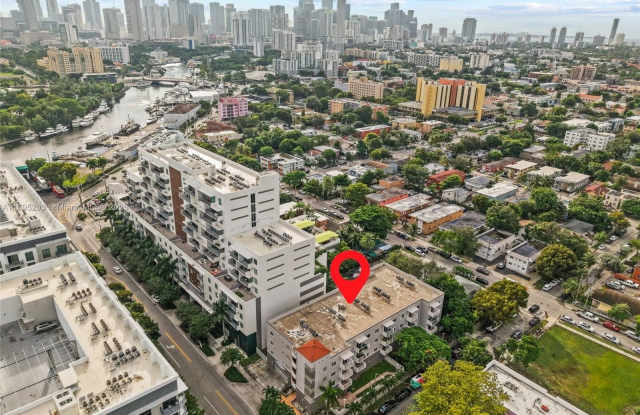 Photo of 1060 NW 7th St