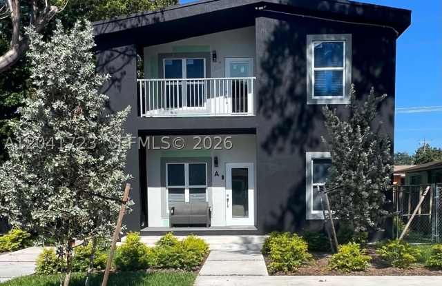 7777 NW 8th Ct