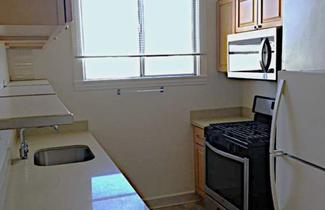 Sunny Studio Apartment, Close to everywhere! Near by BART