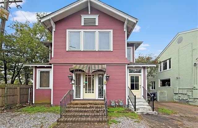 7000 JEANNETTE Street