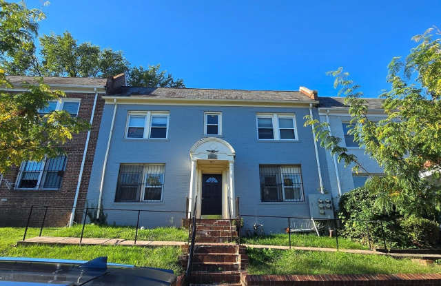 Photo of 1255 MEIGS Place NE unit: 4