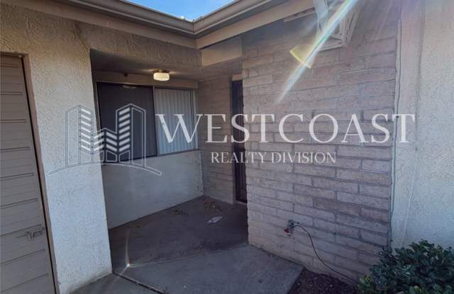 2 Bed / 2 Bath Duplex-Style Home on Quiet Cul-de-Sac – Hemet