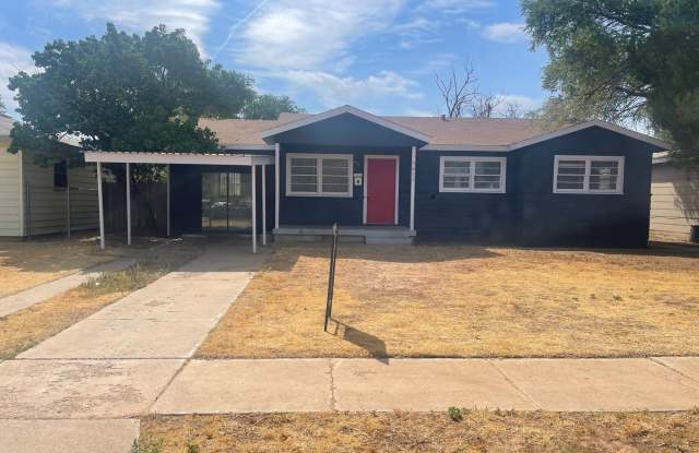 Great 4 Bedroom Close to I-27! Half off First Month!!!