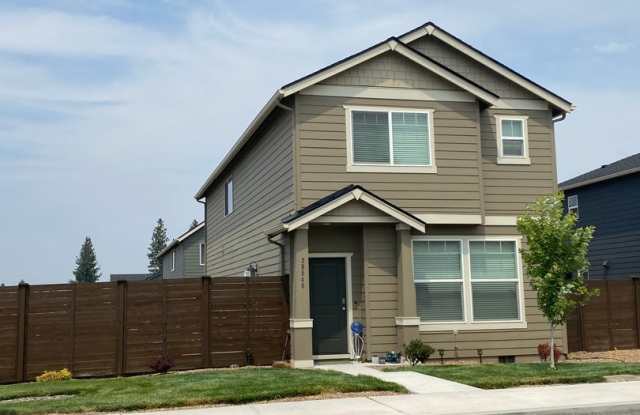 Photo of Newer SE 3 Bdrm House, All Appliances incl W/D, Air Cond, Community Pool, Double Garage