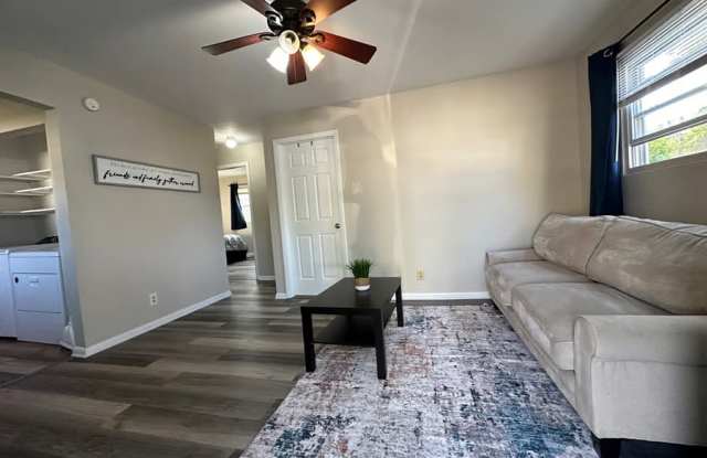 Photo of 427 East Moneta Avenue