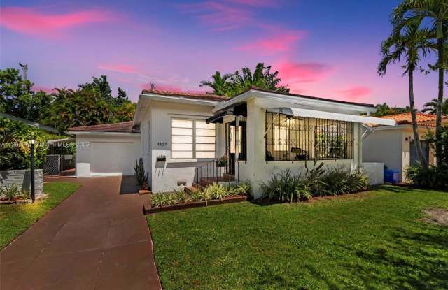 Photo of 1107 El Rado Street