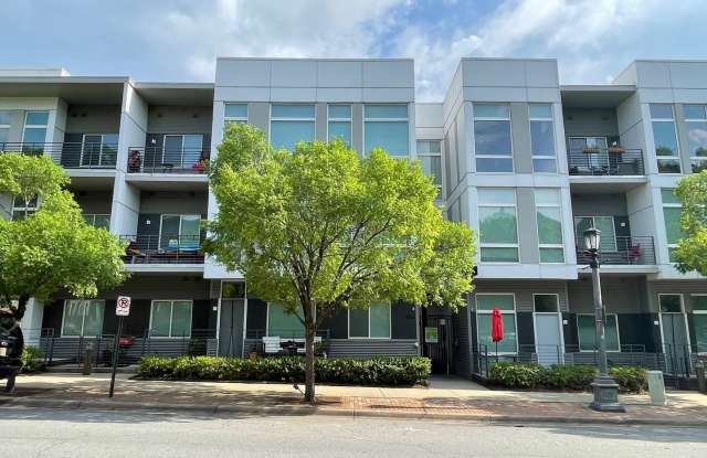 MacArthur Commons