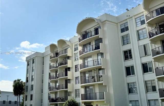 9310 Fontainebleau Blvd